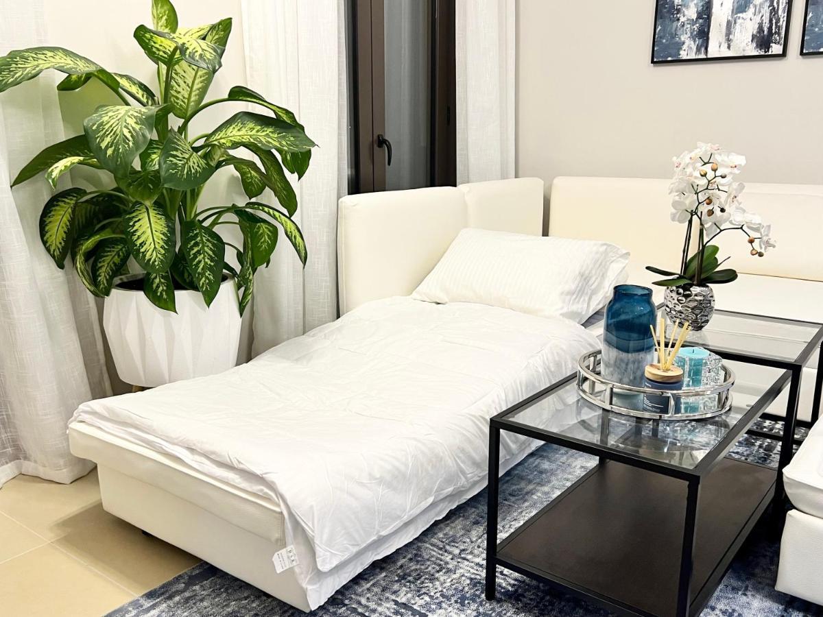 Stylish Apartment With A Jacuzzi Маскат Екстериор снимка