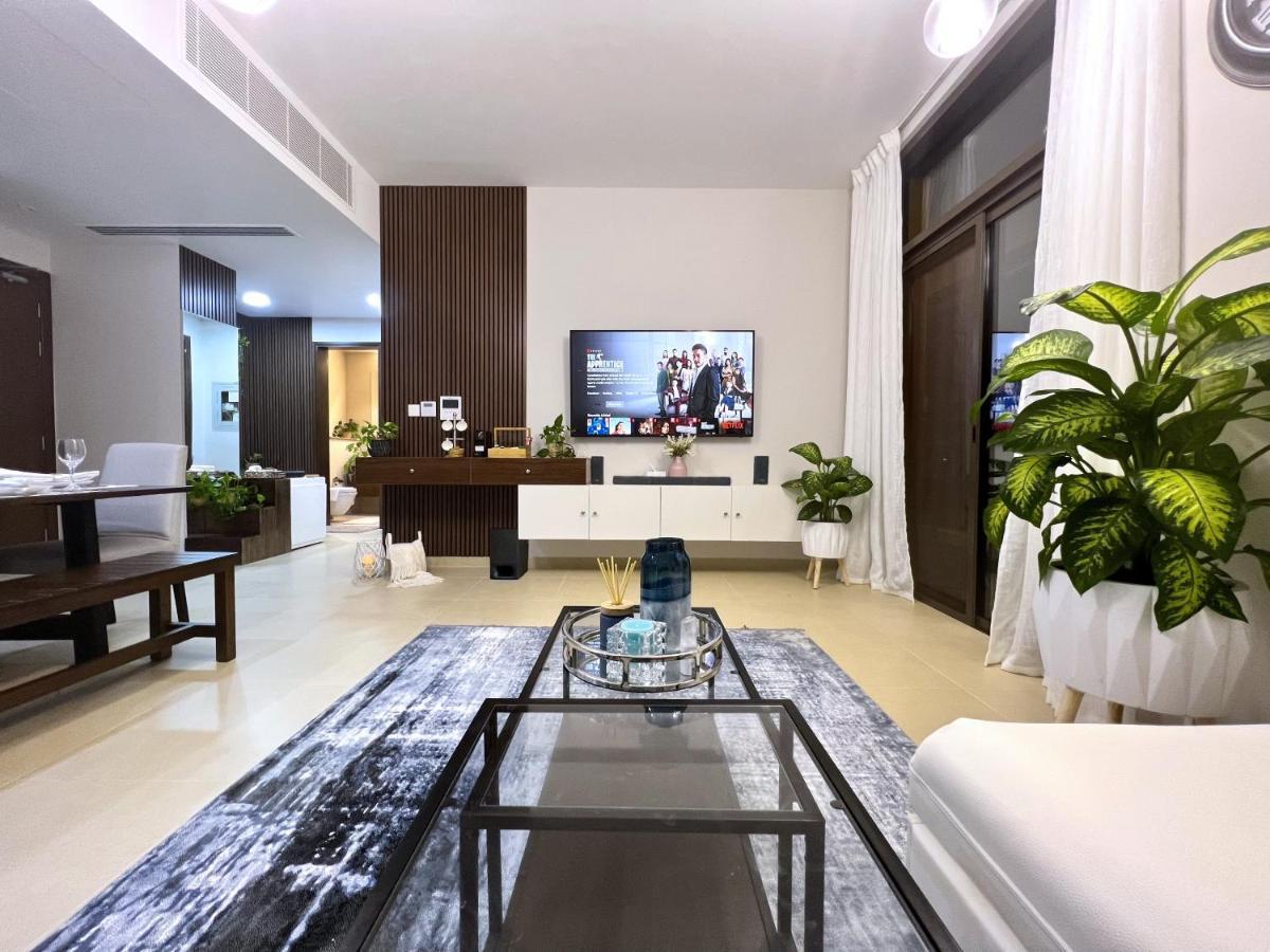 Stylish Apartment With A Jacuzzi Маскат Екстериор снимка