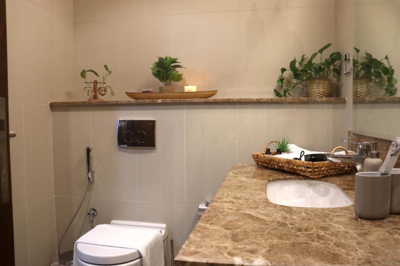 Stylish Apartment With A Jacuzzi Маскат Екстериор снимка